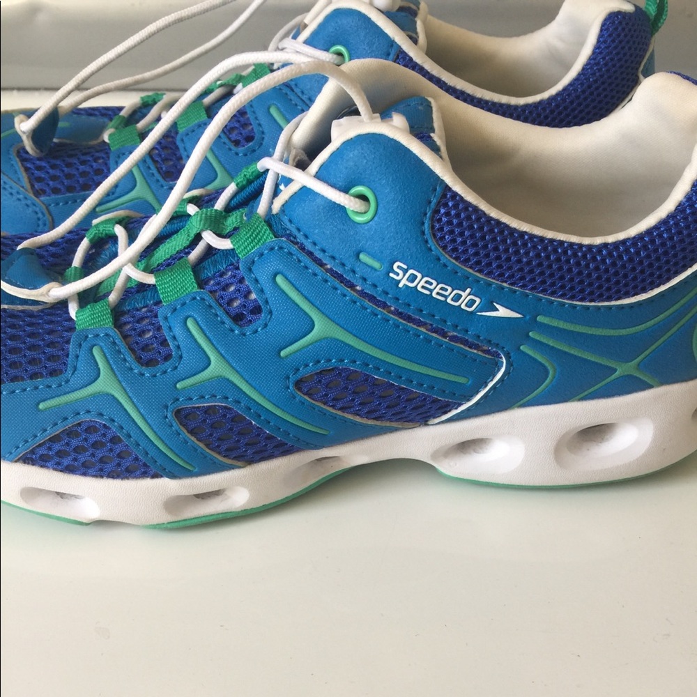 speedo athletic shoes